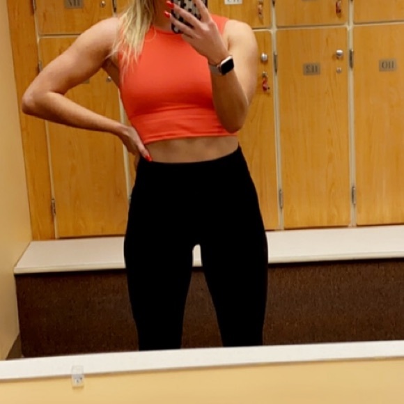 LULULEMON short workout top - Picture 4 of 4